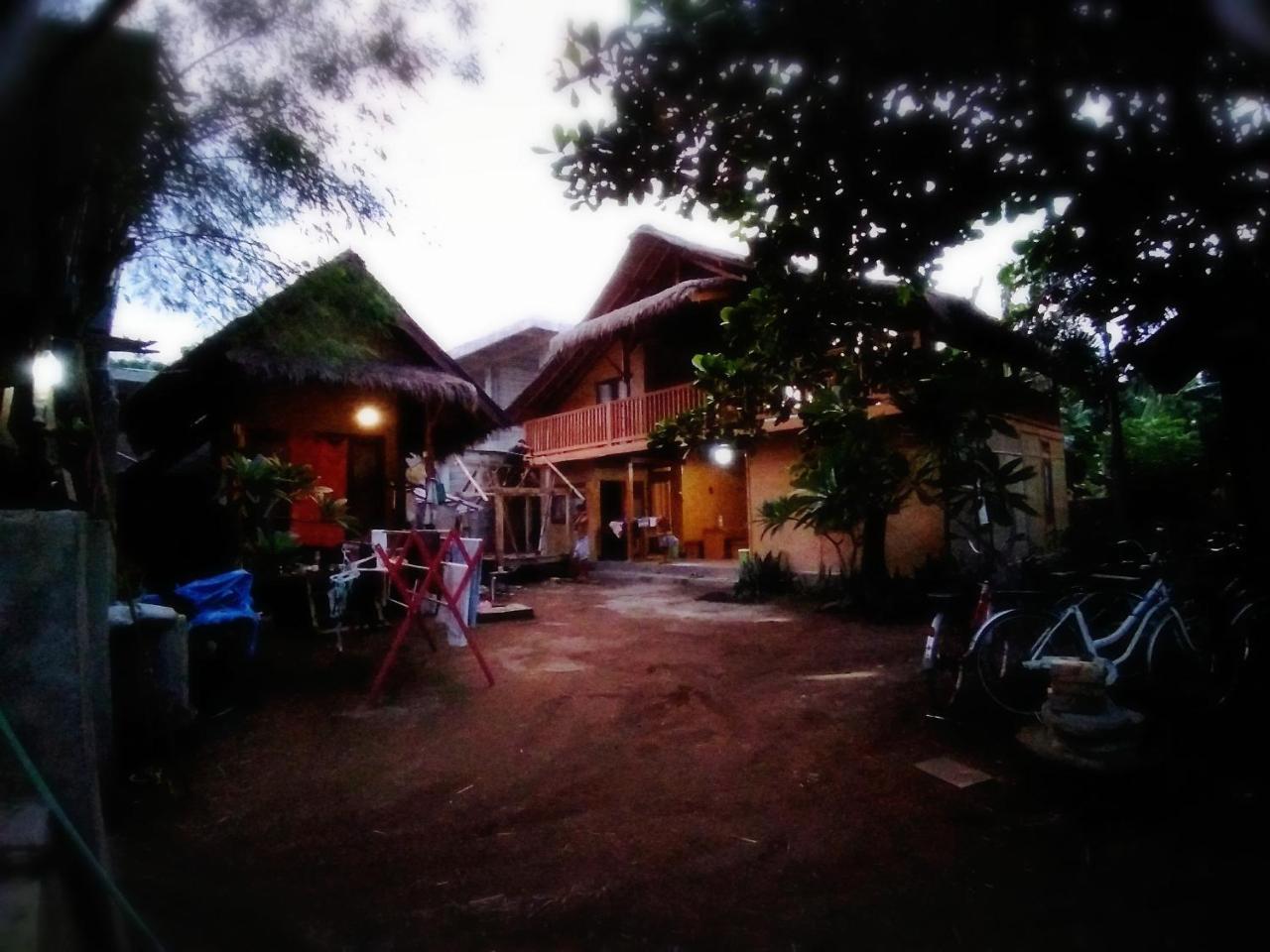 Lima Bintang Hotel Gili Trawangan Kültér fotó